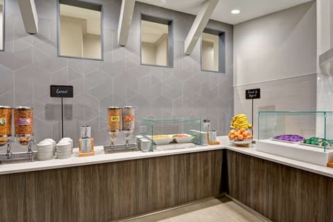 Embassy Suites by Hilton Miami International Airport