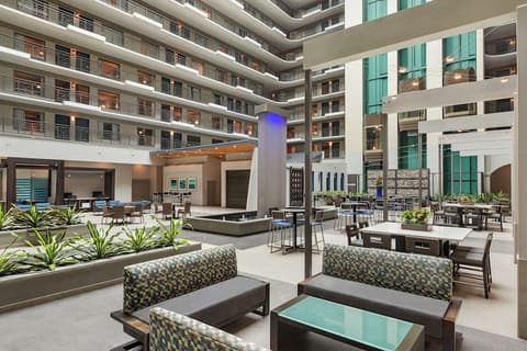 Embassy Suites by Hilton Miami International Airport, Lobby