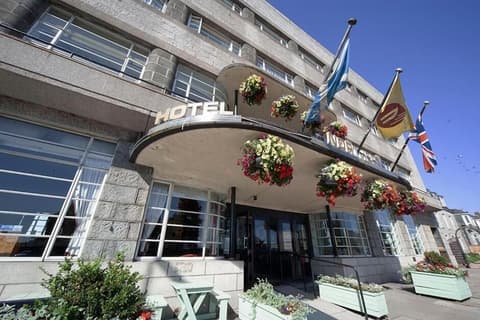 OYO Northern Hotel, Property entrance