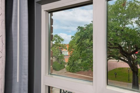 Hampton Inn Savannah-Historic District, View from room