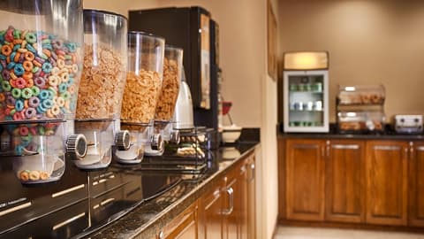 Best Western Plus Edison Inn, Dining