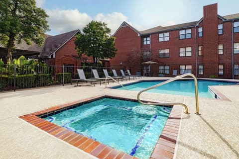 Residence Inn by Marriott Addison, Pool