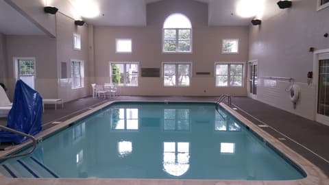 Country Inn & Suites by Radisson, Roanoke, VA, Indoor pool