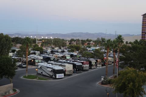 Sam's Town Hotel & Gambling Hall, Parking