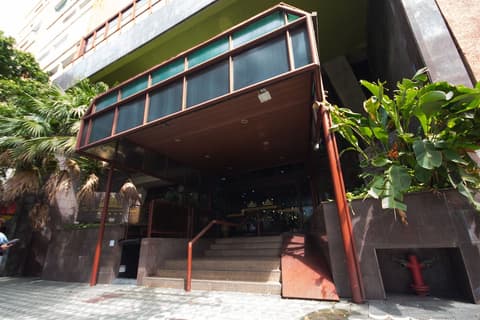 Taj Mahal Continental Hotel