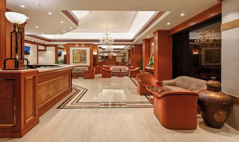 Fariyas Hotel