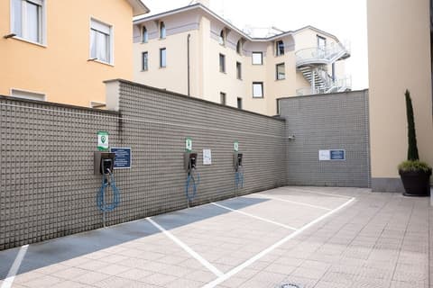 Hotel Ovest, Electric vehicle charging station