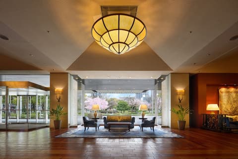 Nagoya Kanko Hotel, Lobby