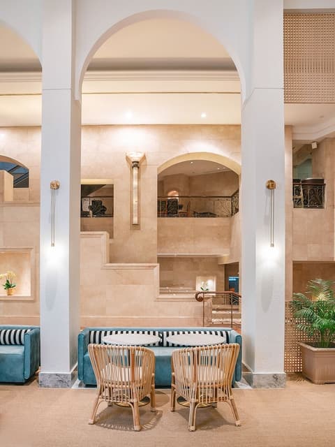 Furama RiverFront, Lobby sitting area