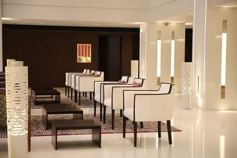 Ramada by Wyndham Colombo, Lobby