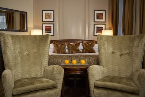 Sir Christopher Wren Hotel