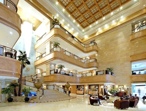 Crowne Plaza Hotel Qingdao by IHG, Lobby