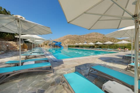 Dolphin Bay Seaside Resort & Suites