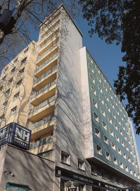 NH Canciller Ayala Vitoria, Exterior