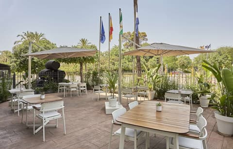 NH Avenida Jerez, Exterior