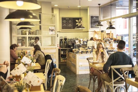 Erase un Hotel, Breakfast area