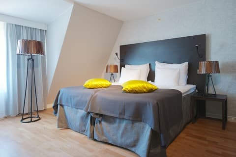 Home Hotel Plaza