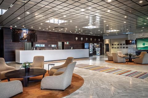 Hilton Helsinki Kalastajatorppa, Lobby