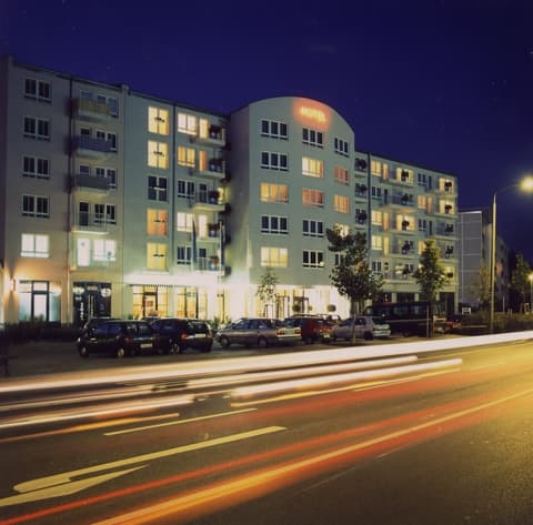 Hotel Ascot-Bristol, Exterior