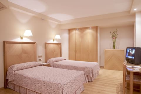 Crisol Almirante Bonifaz, Room