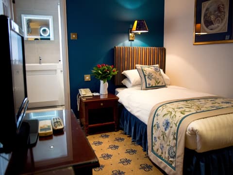 London Lodge Hotel, Room