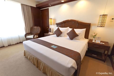 Waterfront Airport Hotel & Casino