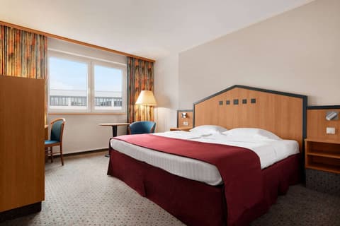 Ramada by Wyndham Bottrop, Room