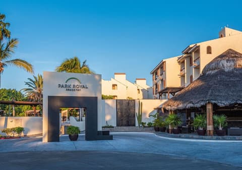 Park Royal Homestay Los Cabos, Front of property