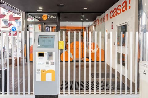 Apartamentos G3 Galeón, Check-in/check-out kiosk