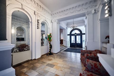 Hotel Kunsthof, Interior entrance