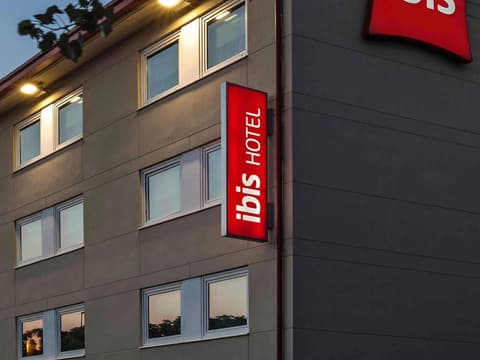 ibis Barcelona Cornella, Exterior