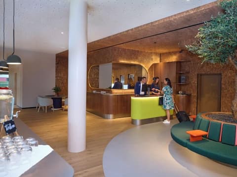 Novotel Zurich City West, Reception