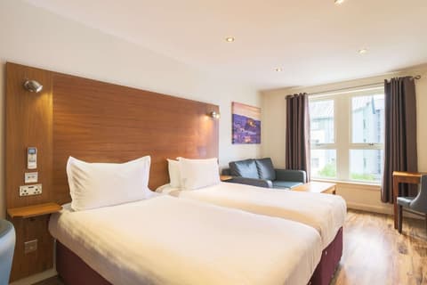 Holyrood Aparthotel, Room