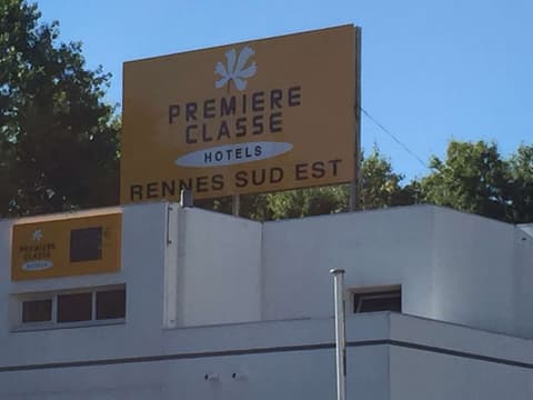 Premiere Classe Rennes Sud Est, Exterior