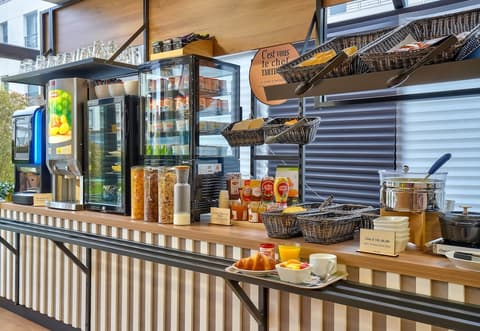 B&B HOTEL Paris Châtillon, Breakfast buffet