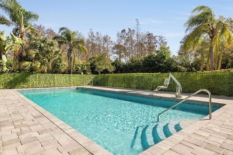 Spark by Hilton Orlando Universal Blvd