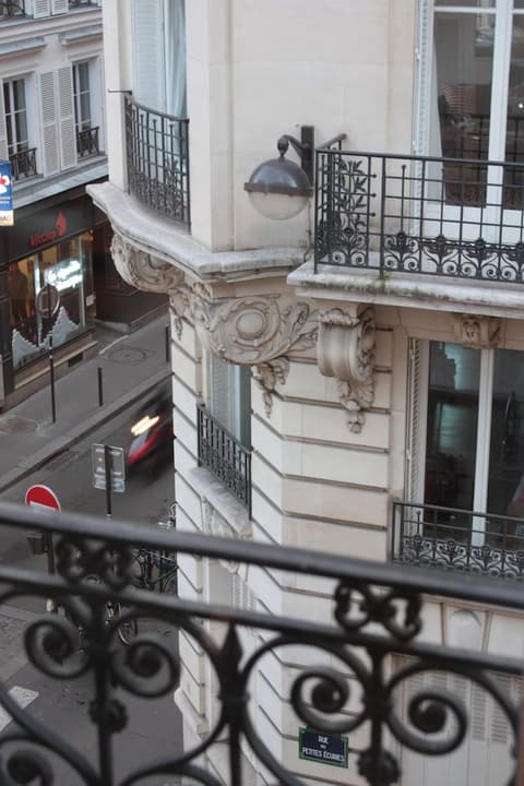 Hotel Hauteville Opera, Exterior