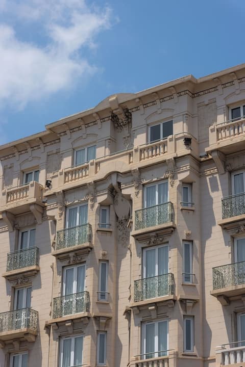 Hotel Renoir