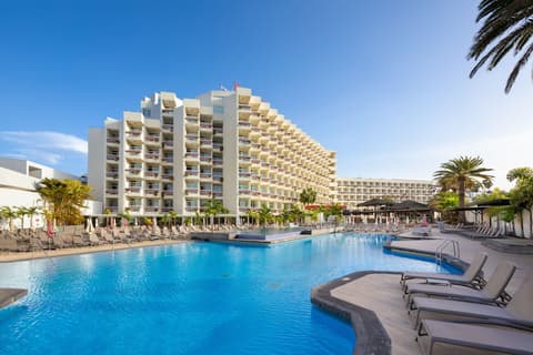 Alexandre Troya, Pool