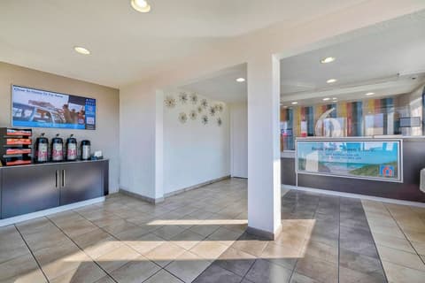 Motel 6 Anaheim, CA - Fullerton East