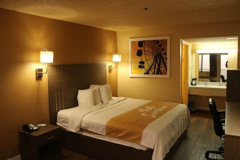 Days Inn by Wyndham Fresno South