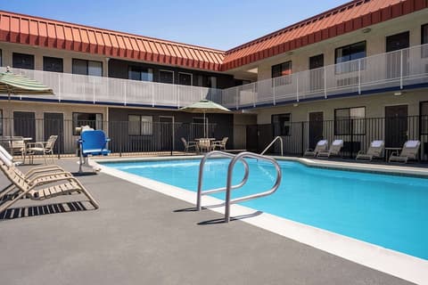 Days Inn by Wyndham Fresno South