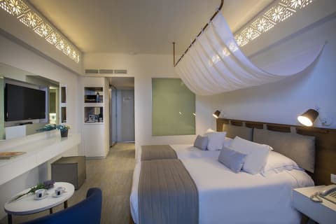 Lordos Beach Hotel & Spa, Room
