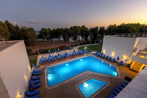 Park Beach Hotel, Pool