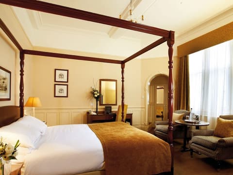 Macdonald Burlington Hotel, Room