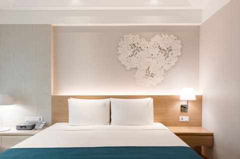 Holiday Inn Bangkok by IHG