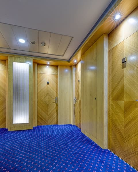 Senator Parque Central Hotel, Interior entrance