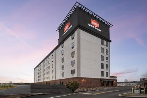 Aiden by Best Western Newark Airport