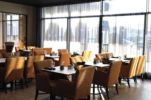 Travelodge by Wyndham Hotel & Convention Centre Quebec City