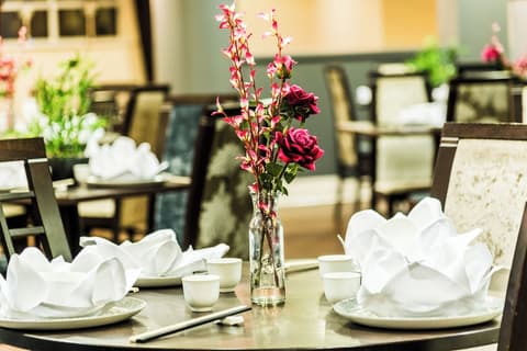Crowne Plaza Liverpool - John Lennon Airport by IHG